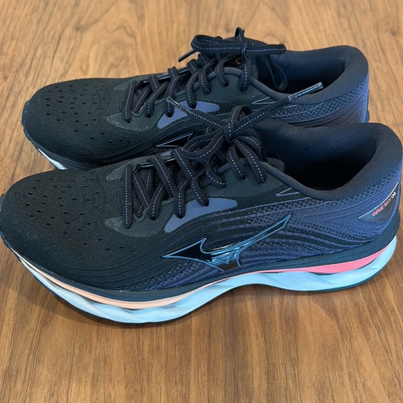 Mizuno wave sky women’s sneakers size 8 - Picture 2 of 5